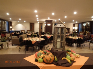 Autumn dinner setup in 校友 center downstairs on 11/08/2015 (enlarge